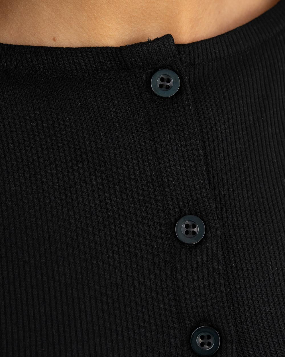Bottoned Top Black